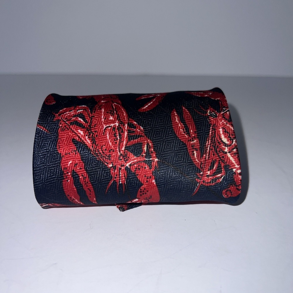 Red Silk Crayfish Crawdad‎ on Black Seafood Marine Ocean Life Novelty Tie 56"x4"